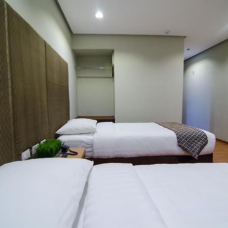 Madison Hotel Phl Iloilo City Eksteriør billede