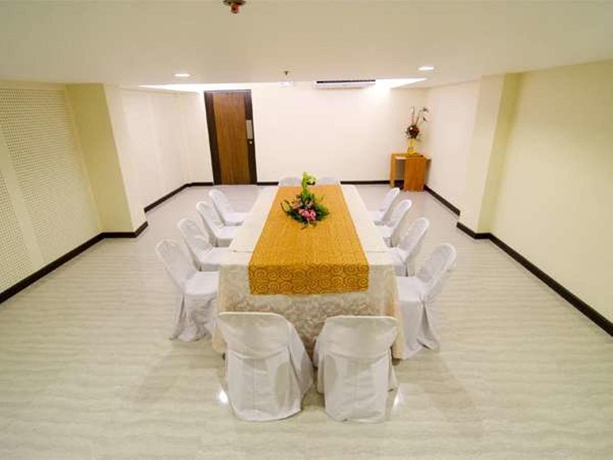 Madison Hotel Phl Iloilo City Eksteriør billede