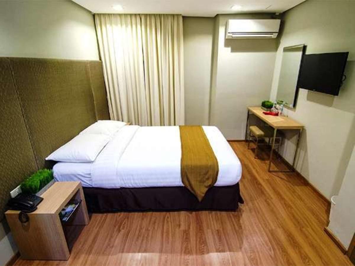 Madison Hotel Phl Iloilo City Eksteriør billede
