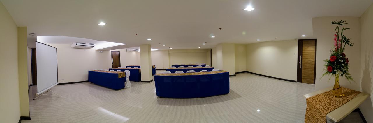 Madison Hotel Phl Iloilo City Eksteriør billede