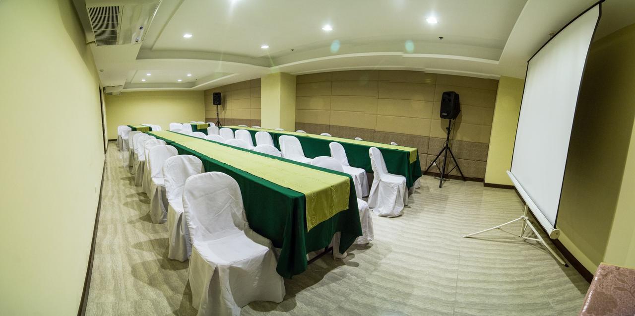Madison Hotel Phl Iloilo City Eksteriør billede