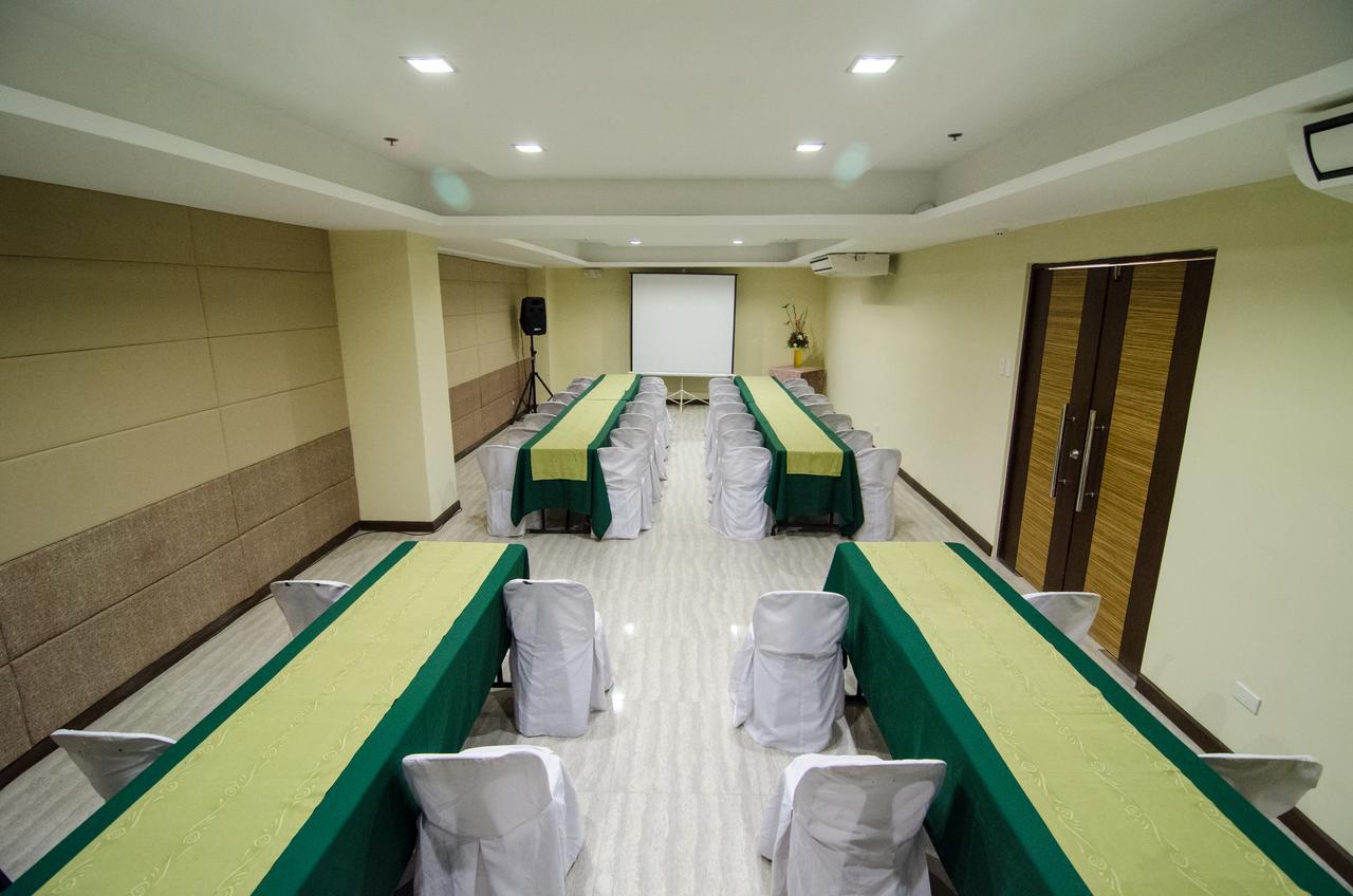 Madison Hotel Phl Iloilo City Eksteriør billede