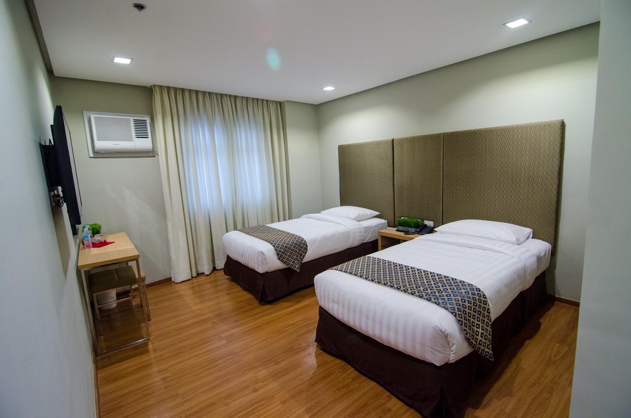 Madison Hotel Phl Iloilo City Eksteriør billede